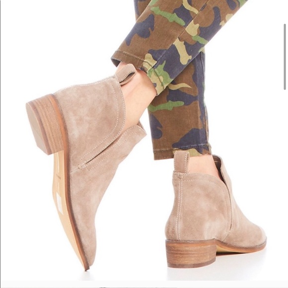 Dolce Vita Tessey Booties - Picture 4 of 14